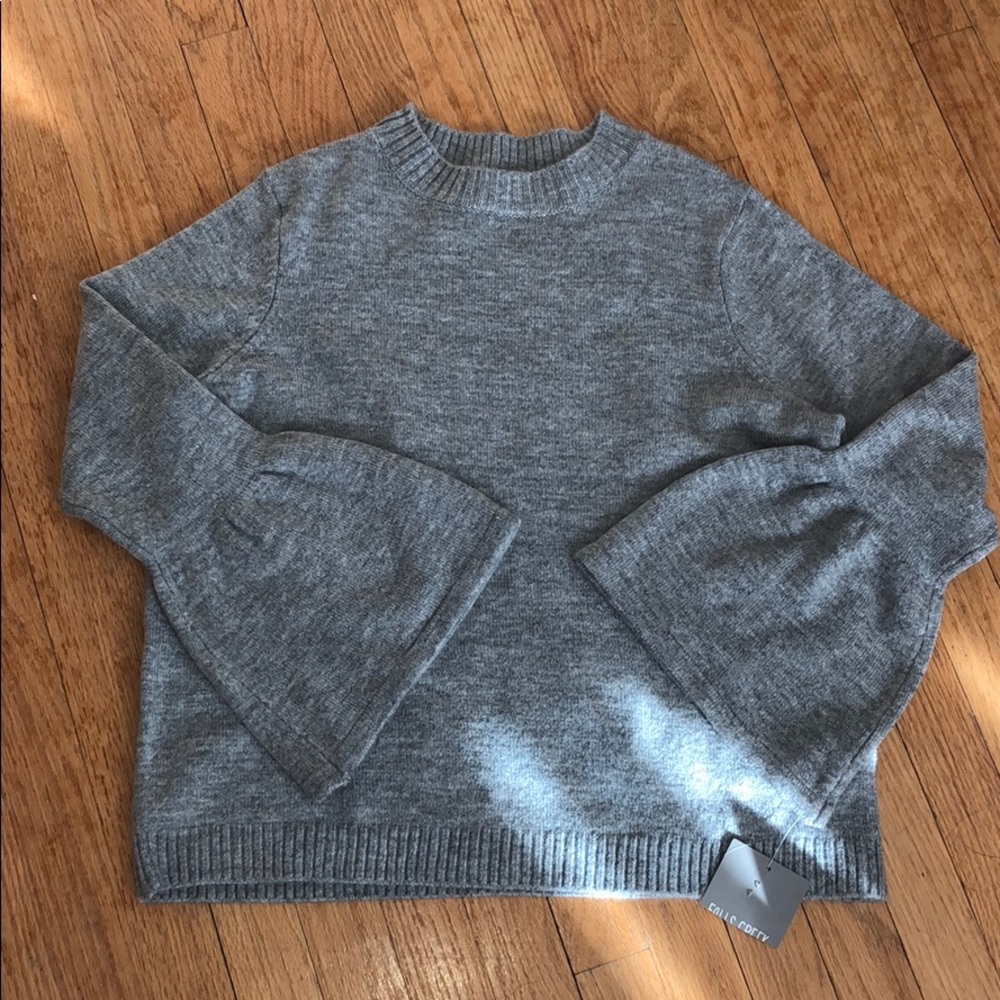 NWT grey sweater with bell sleeves L